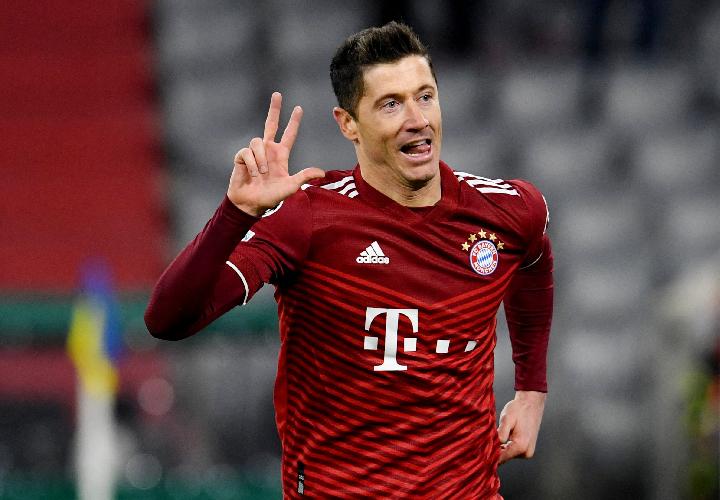 Muller Minta Lewandowski Bertahan di Bayern Muenchen