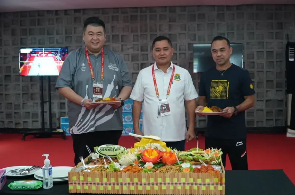 Potong Tumpeng Jelang Indonesia Open 2023